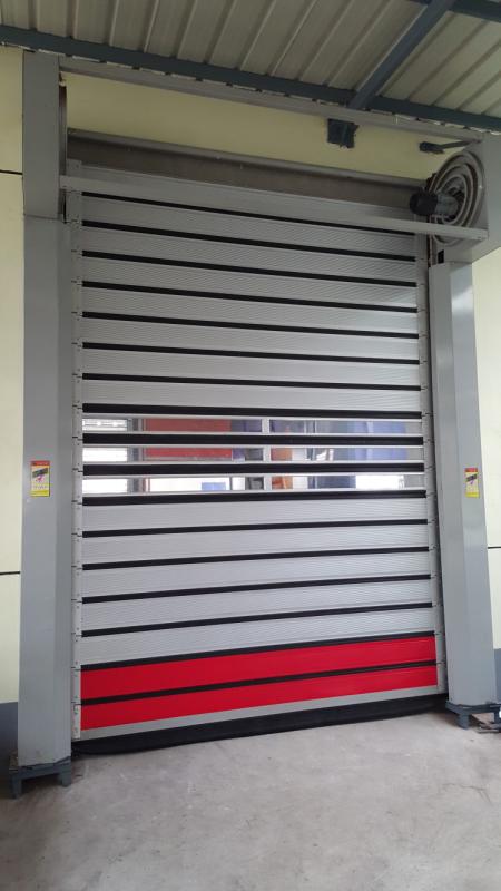 1551246709588146.jpg 硬質(zhì)快速門1 (2).jpg